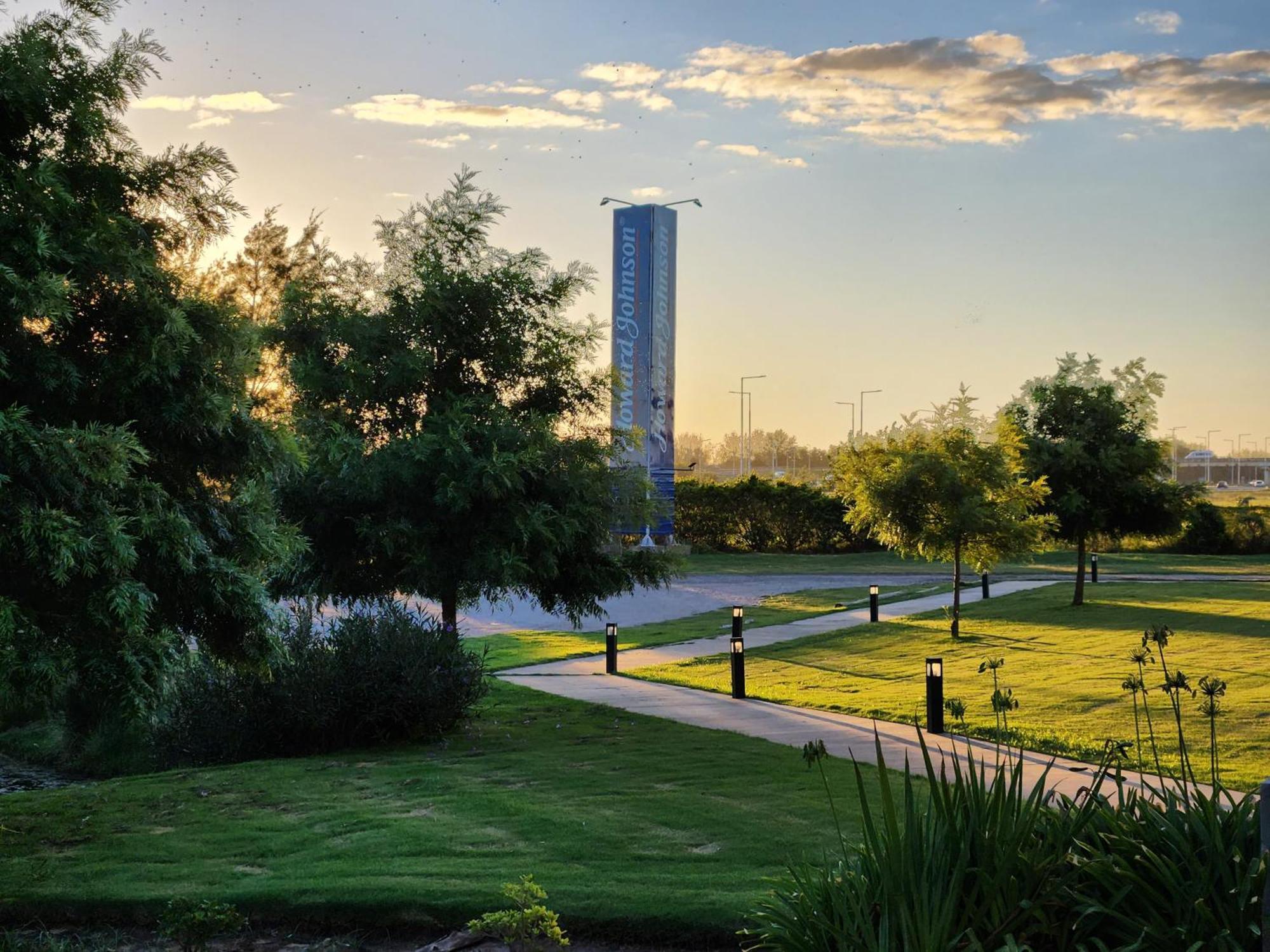 Howard Johnson Hotel & Resort פונס מראה חיצוני תמונה