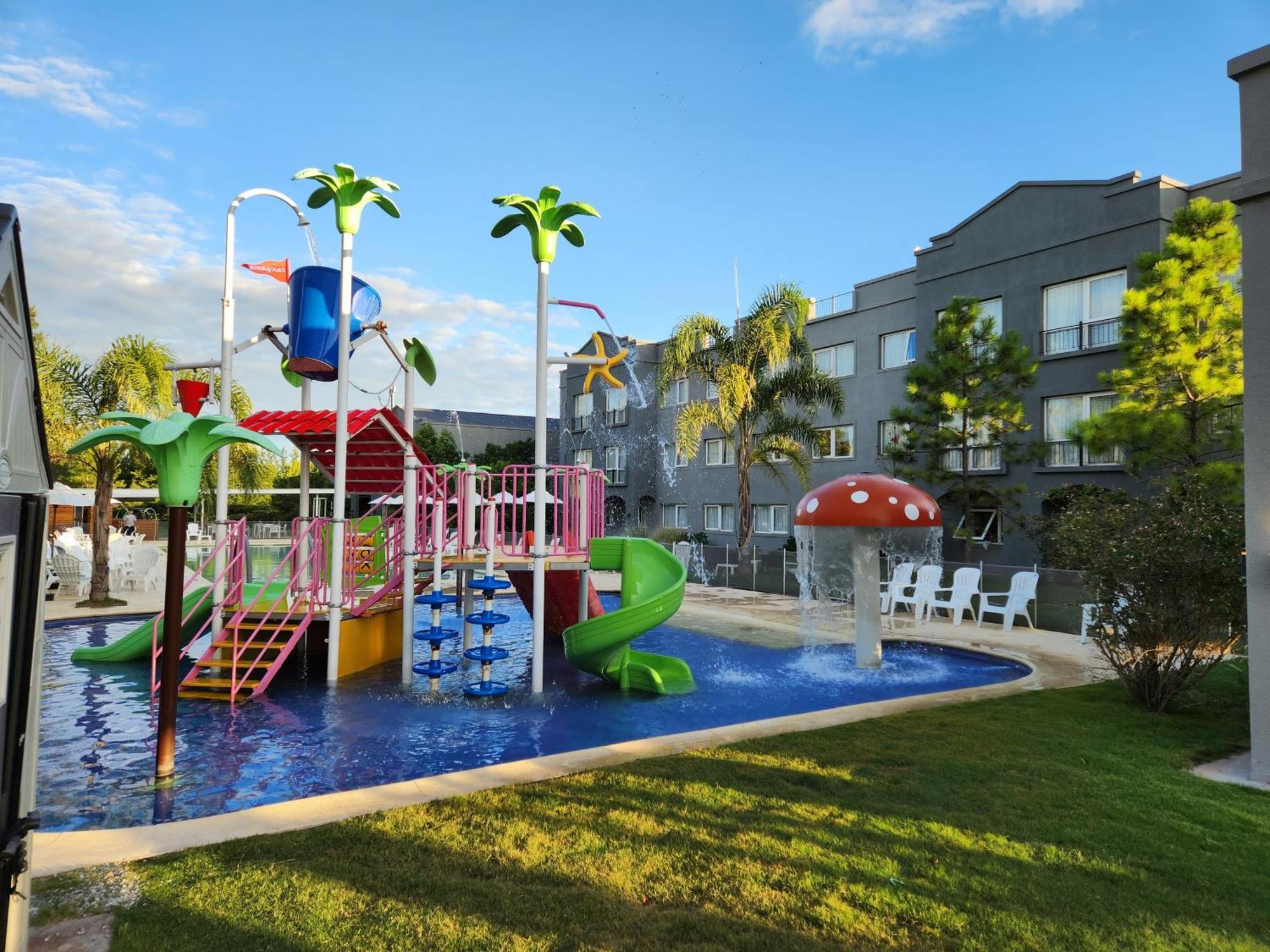 Howard Johnson Hotel & Resort פונס מראה חיצוני תמונה