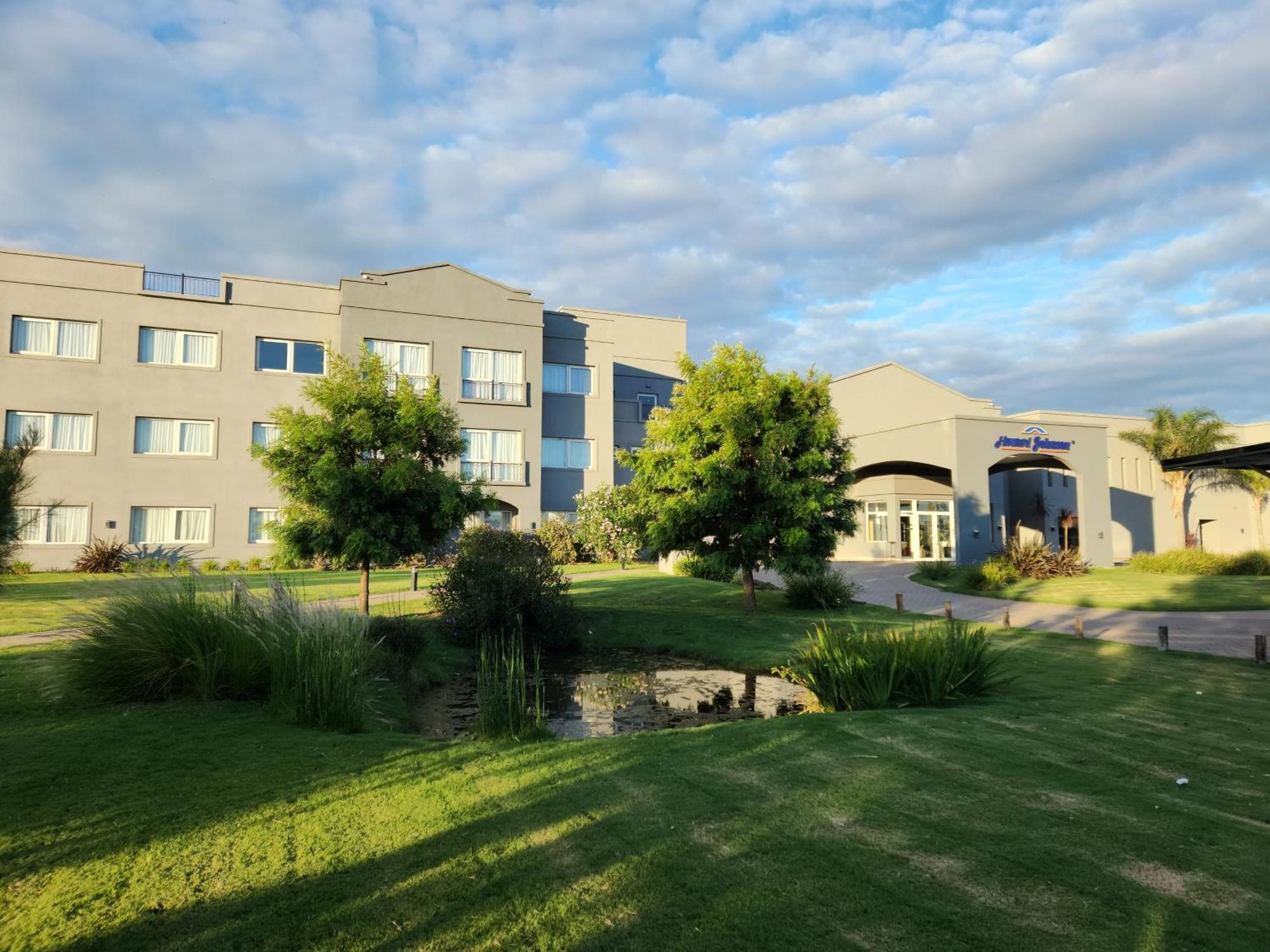Howard Johnson Hotel & Resort פונס מראה חיצוני תמונה