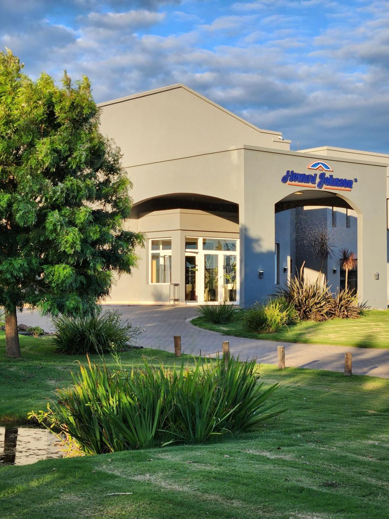 Howard Johnson Hotel & Resort פונס מראה חיצוני תמונה