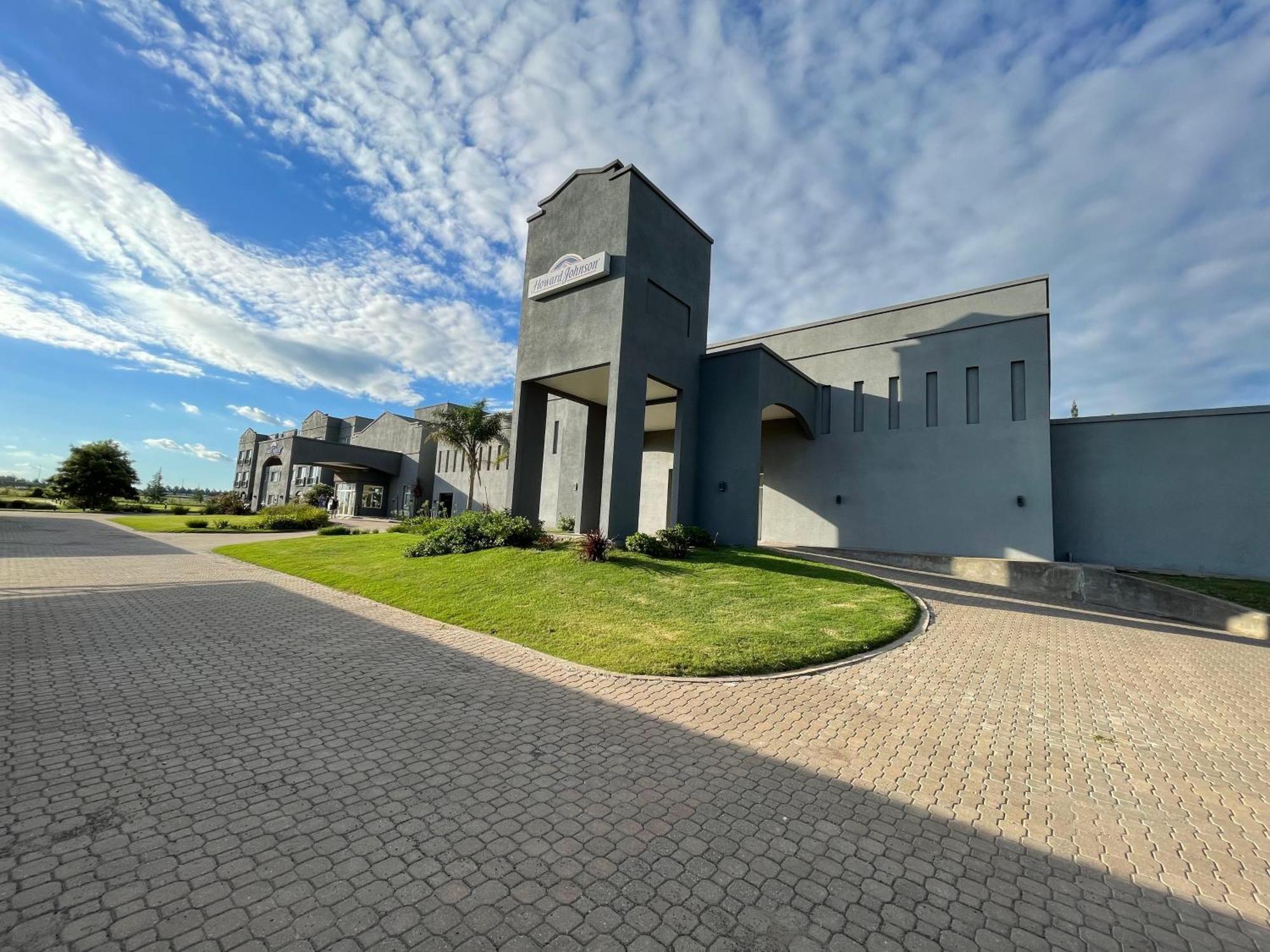 Howard Johnson Hotel & Resort פונס מראה חיצוני תמונה