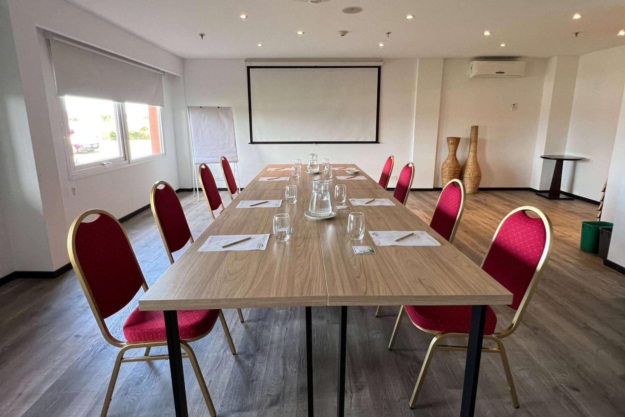 Howard Johnson Hotel & Resort פונס מראה חיצוני תמונה