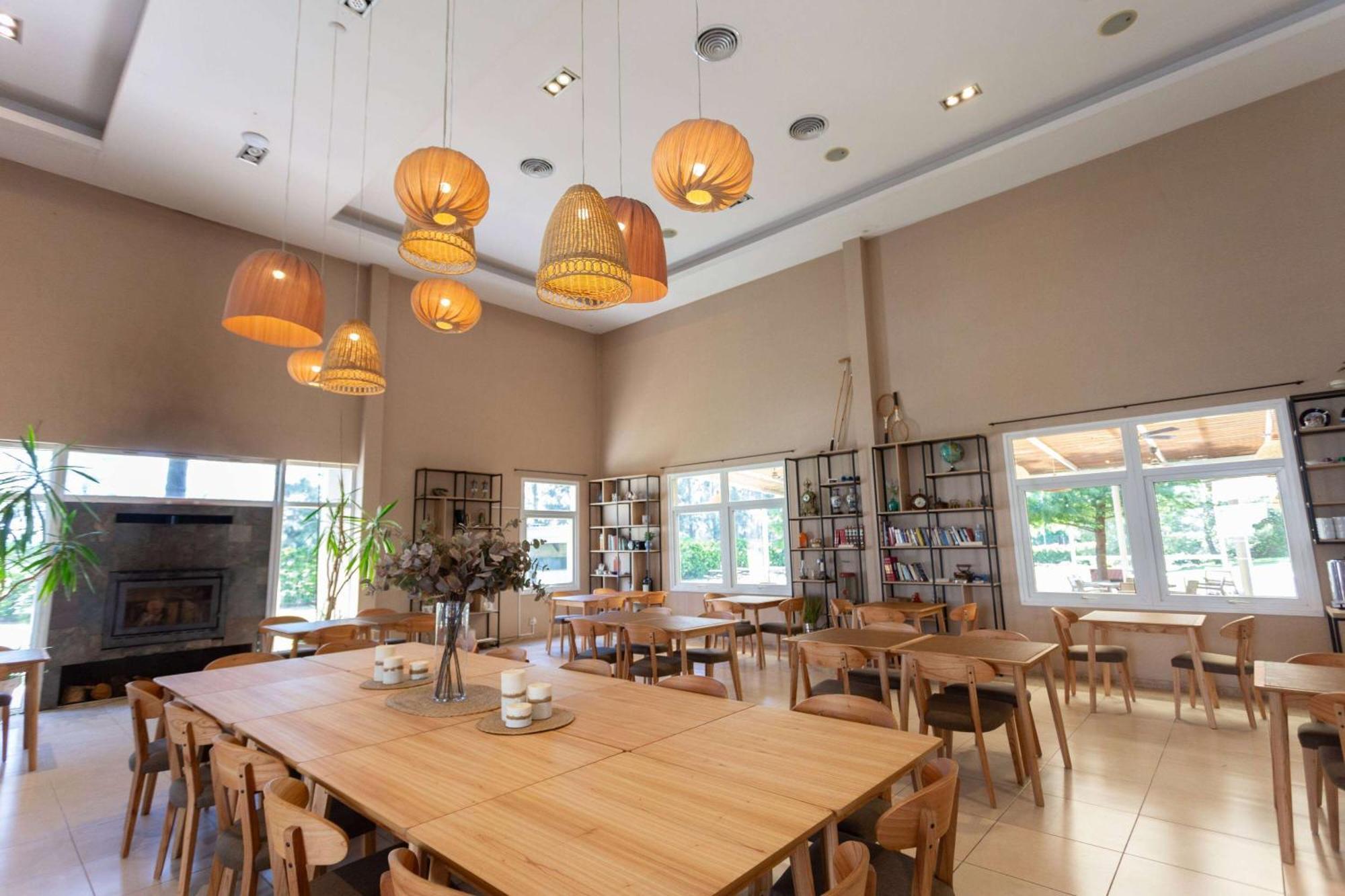 Howard Johnson Hotel & Resort פונס מראה חיצוני תמונה