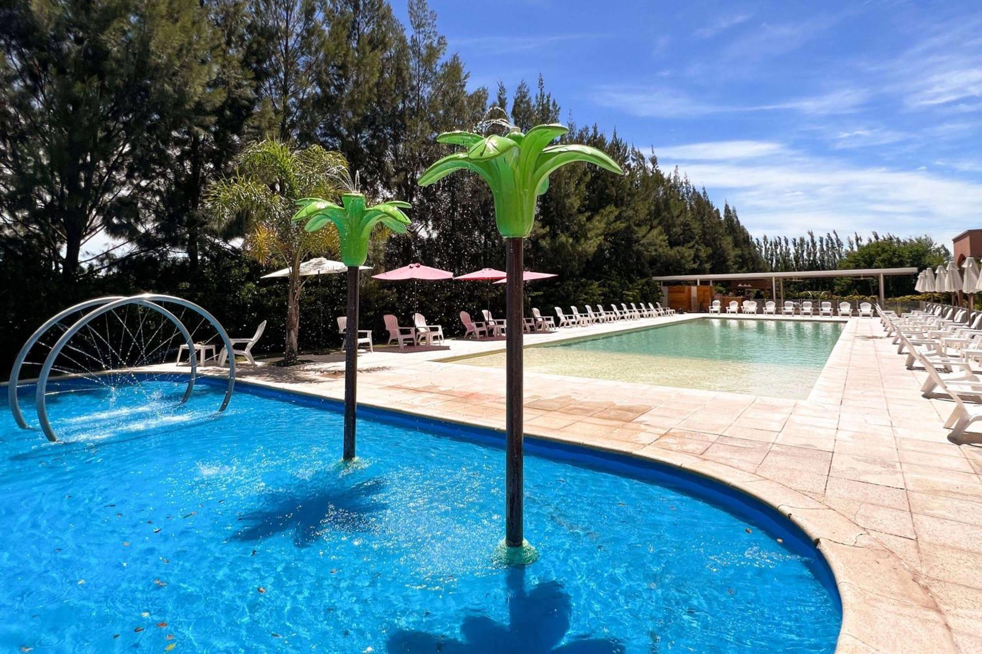 Howard Johnson Hotel & Resort פונס מראה חיצוני תמונה