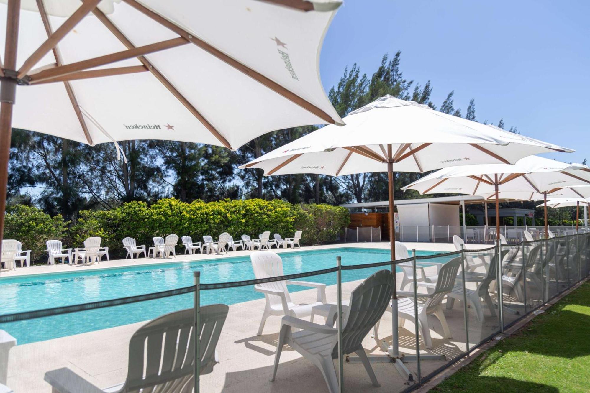 Howard Johnson Hotel & Resort פונס מראה חיצוני תמונה