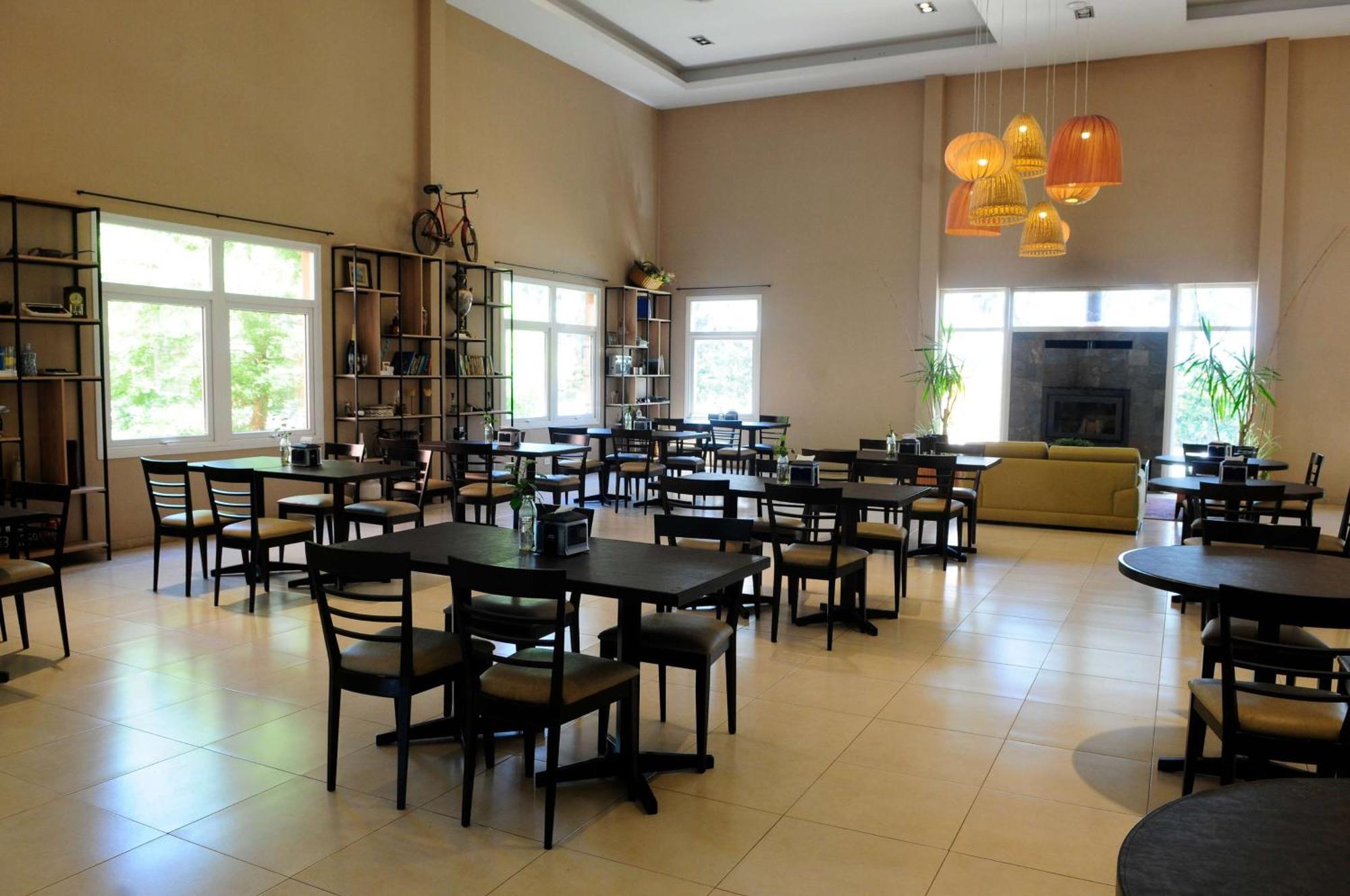 Howard Johnson Hotel & Resort פונס מראה חיצוני תמונה