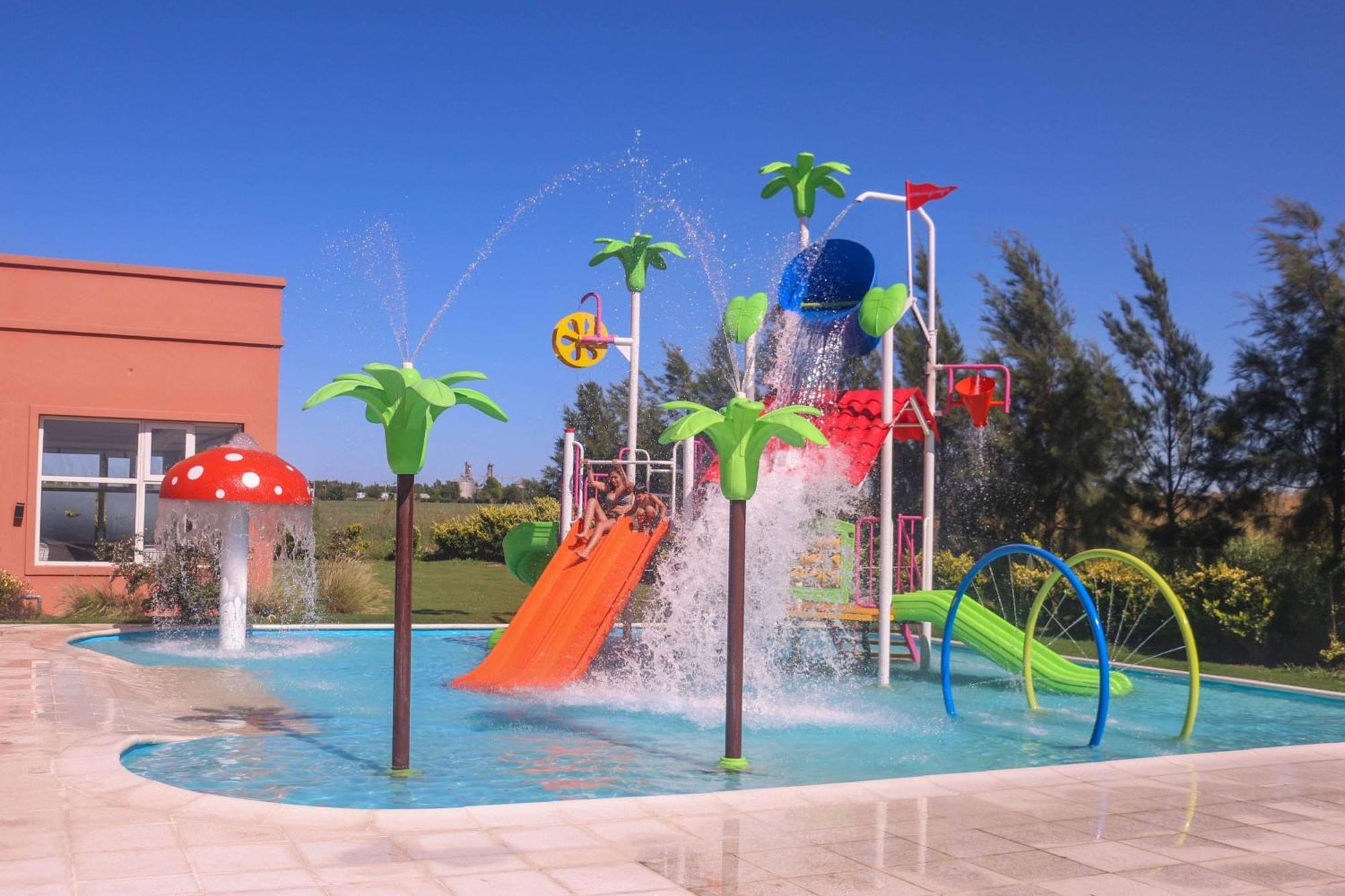 Howard Johnson Hotel & Resort פונס מראה חיצוני תמונה
