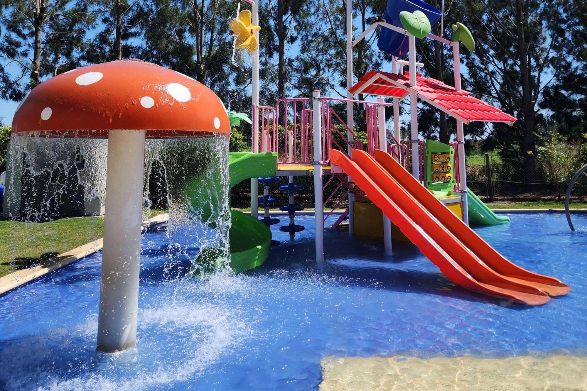 Howard Johnson Hotel & Resort פונס מראה חיצוני תמונה