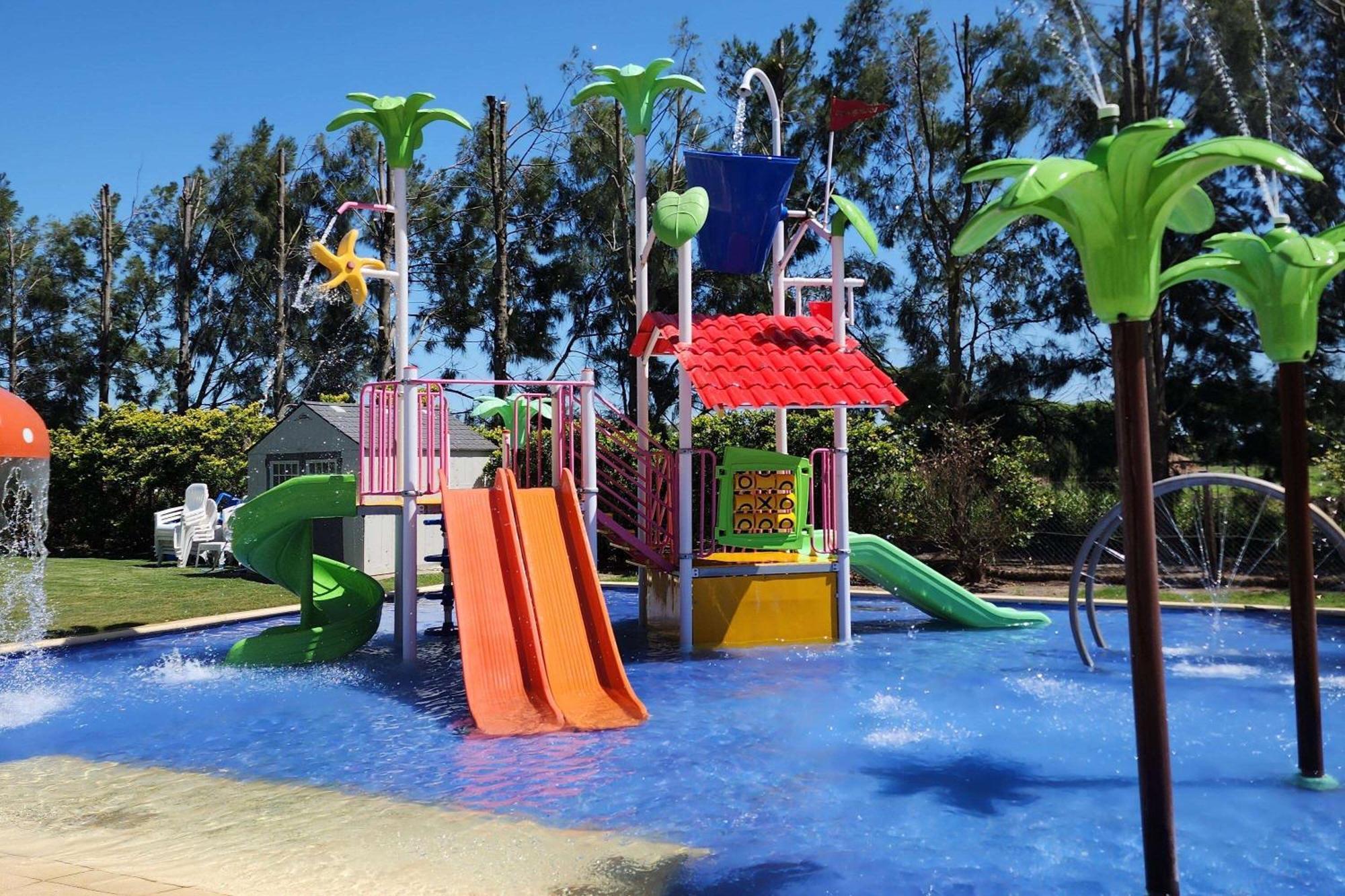 Howard Johnson Hotel & Resort פונס מראה חיצוני תמונה