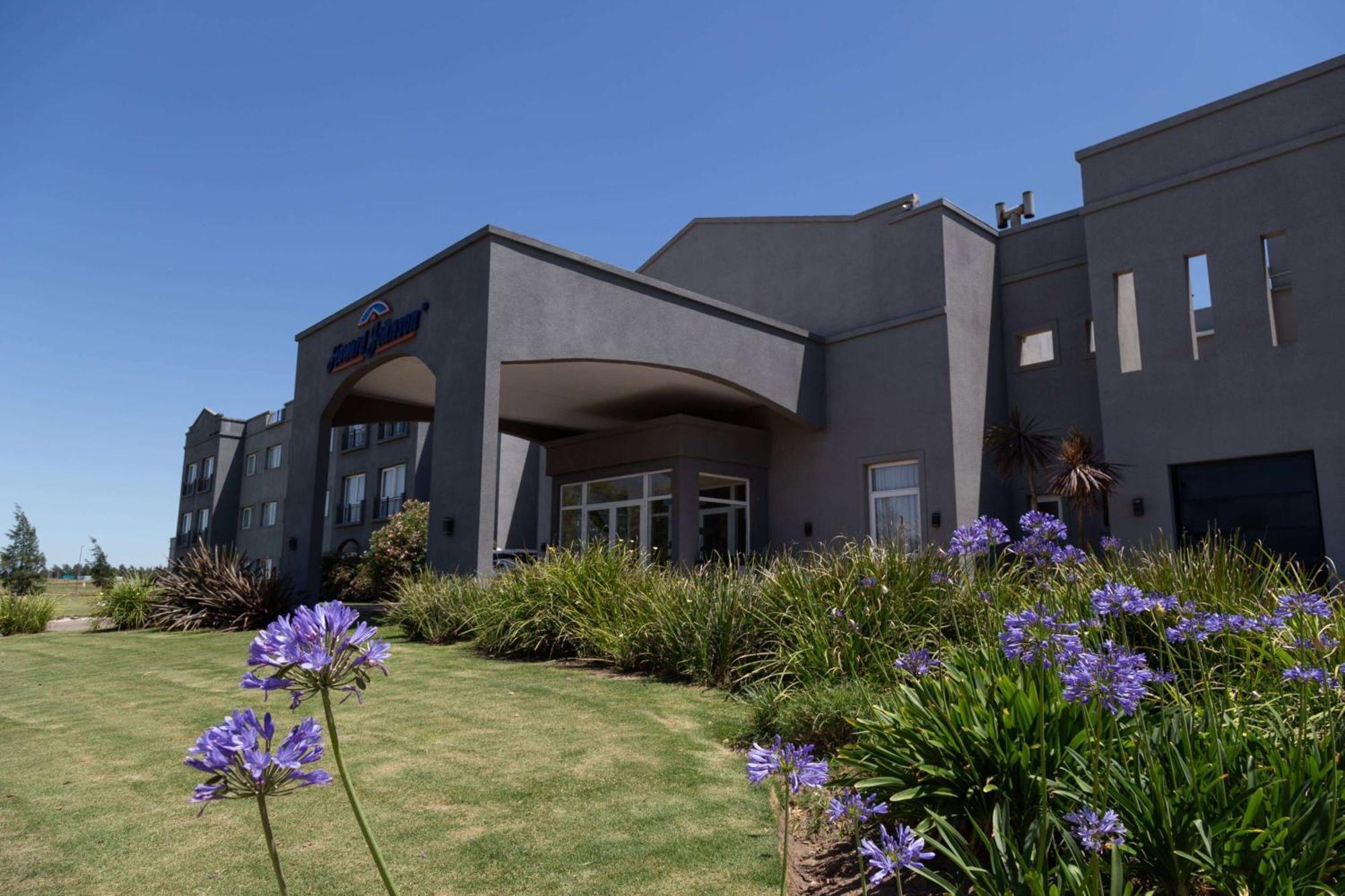 Howard Johnson Hotel & Resort פונס מראה חיצוני תמונה